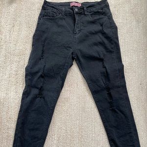 BLACK DISTRESSED JEANS